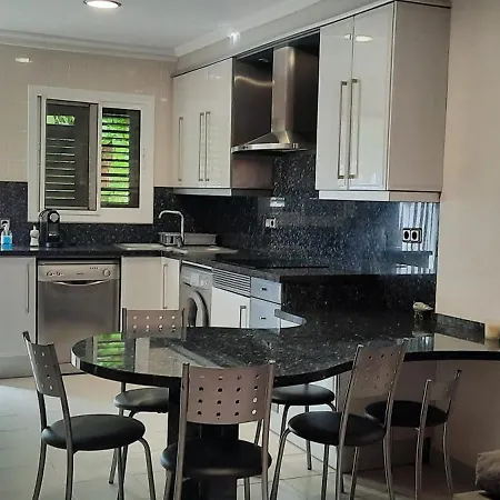 Duplex Con Terraza Y Parking 아파트 *
